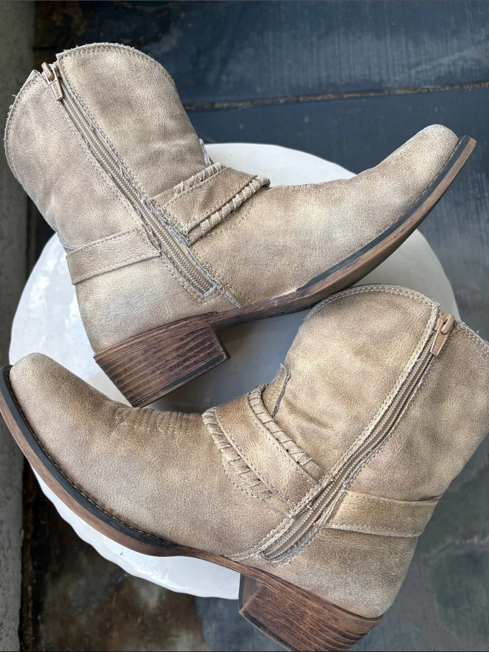 Roper Beige Suede Western Boho SideZip Distressed Ankle Booties SZ 8.5